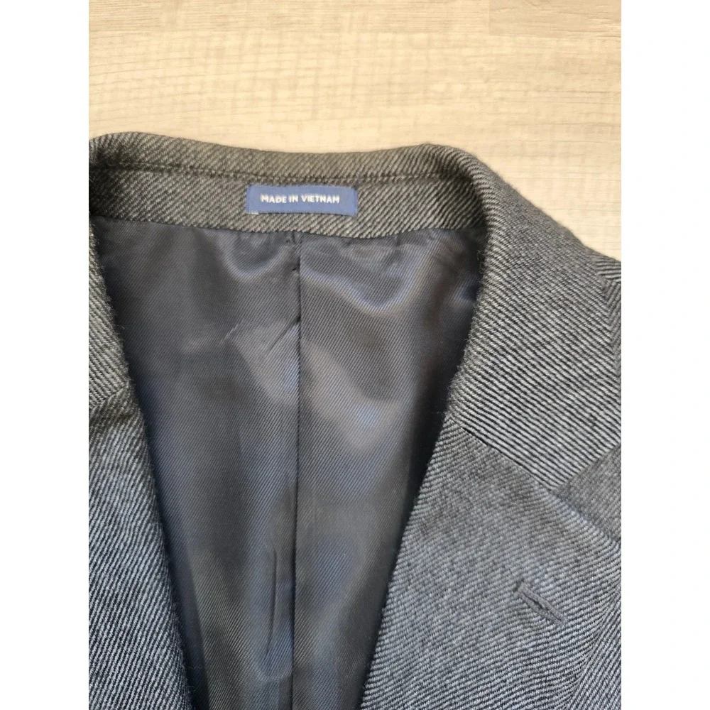 Stafford Men's Gray Herringbone Sport Coat Blazer 2 Button Center Vent Size 46R